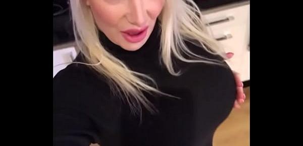  Tap this 46 inch ass  milf - TheCamStars.com